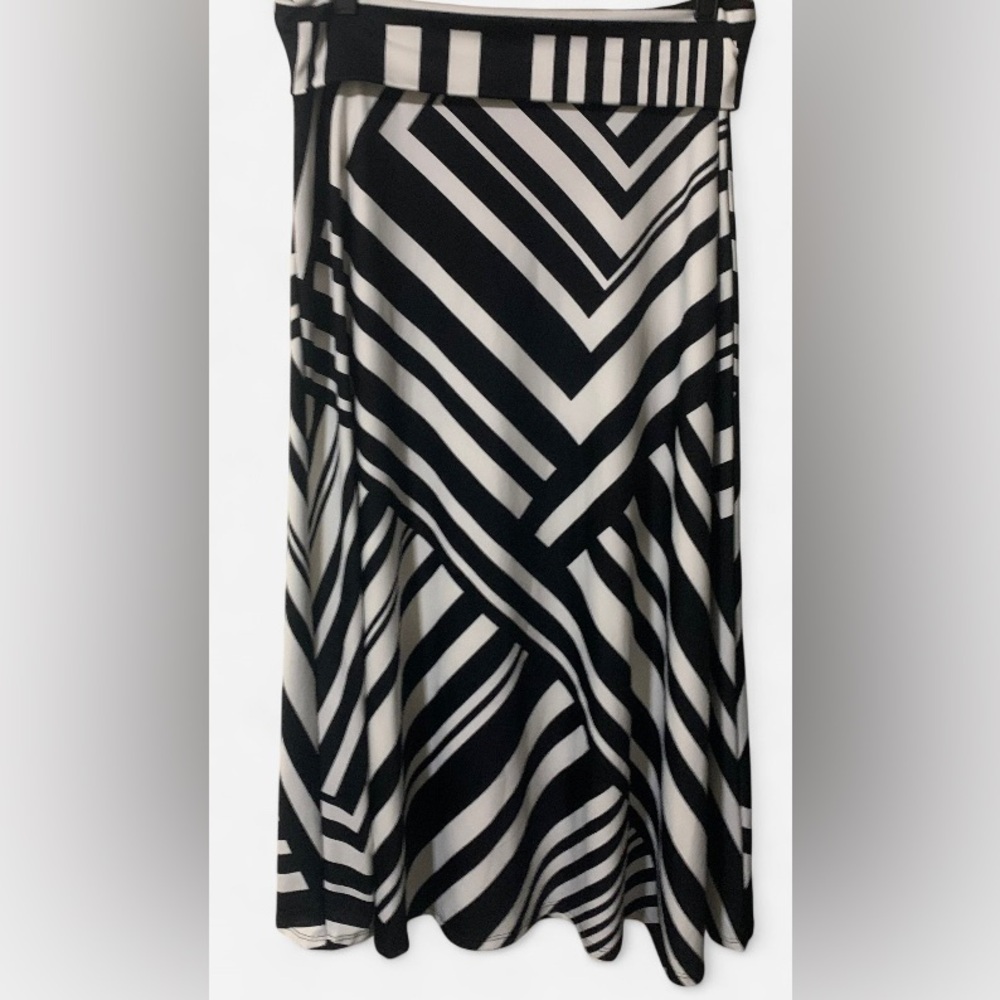 Sunny Leigh Black and White Geometric A-Line Skirt